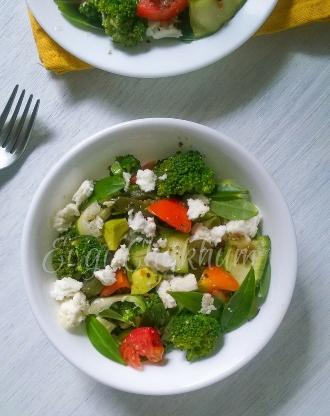 Fresh Vegetable and Cottage Cheese Salad